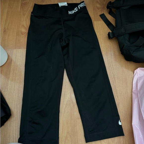 Nike Pro Cropped Leggings - Picture 1 of 3